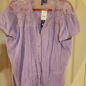 Beautiful lace blouse in Lilac